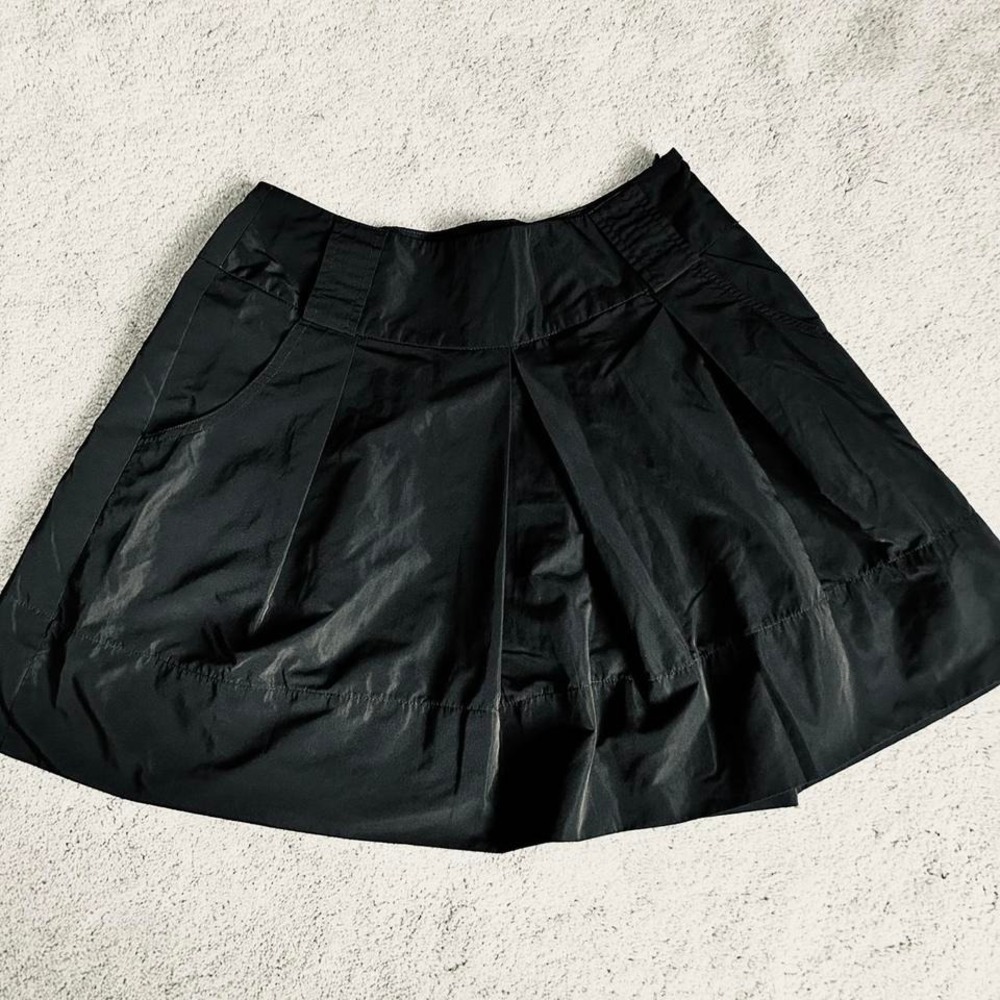 Black mini skirt‎ BIZZ w/beltloops EUC pleated
